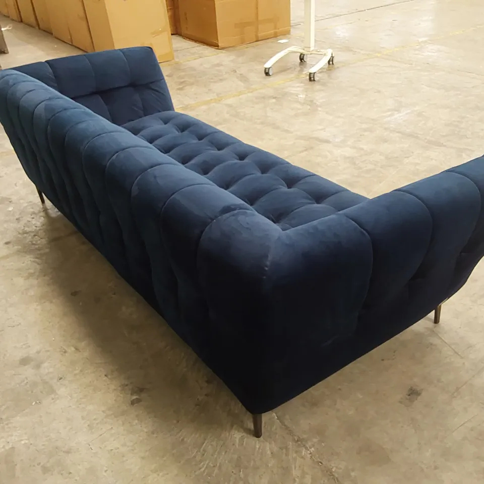 DESIGNER VIOLINO VELVET UPHOLSTERED 4 SEATER SOFA IN NAVY BLUE