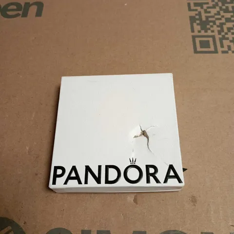 PANDORA FLOWER CHARM – GOLD-TONE METAL WITH DECORATIVE STONES