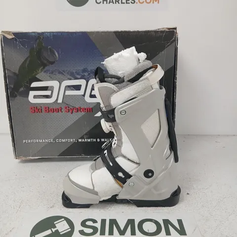 APEX ML-3 SKI BOOTS – DEMO, WHITE/GOLD, MONDO 24.0