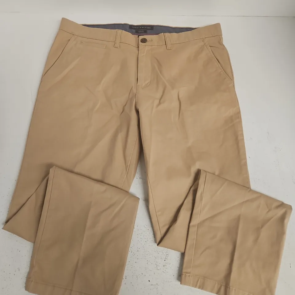 TOMMY HILFIGER SLIM FIT TROUSER IIN LIGHT BROWN - 36/32