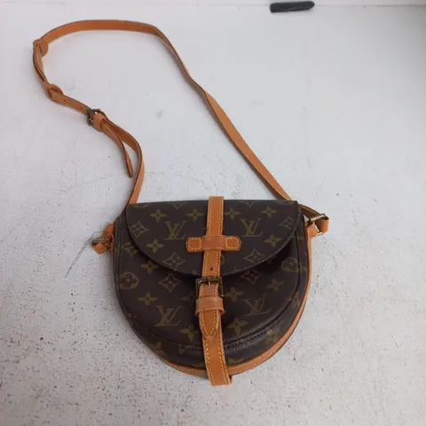 LOUIS VUITTON MONOGRAM CANVAS CROSSBODY BAG