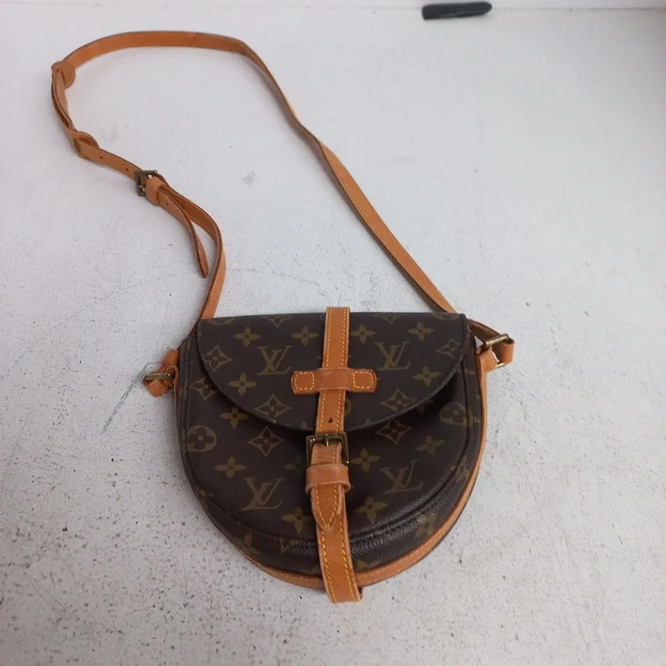LOUIS VUITTON MONOGRAM CANVAS CROSSBODY BAG