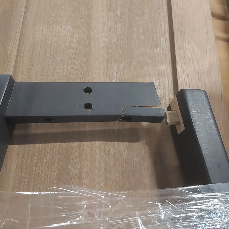 DESIGNER ETON BENCH - METOER