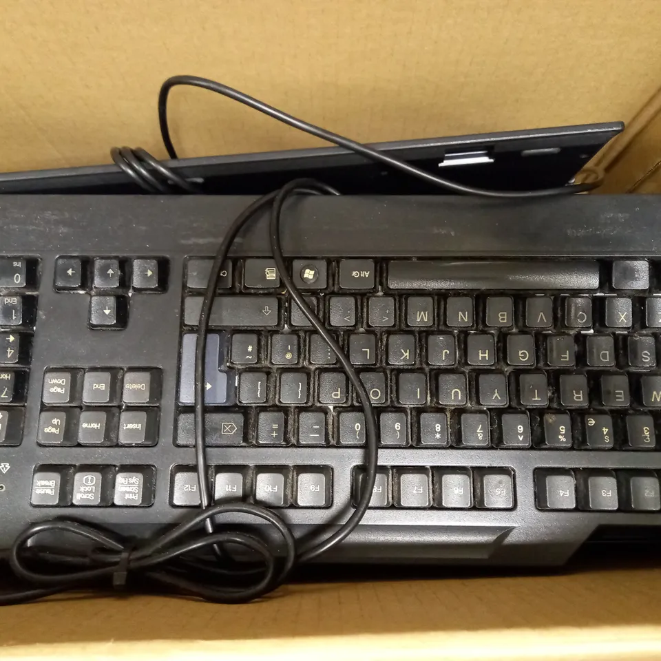 LOT OF 10 COMPUTER KEYBOARDS