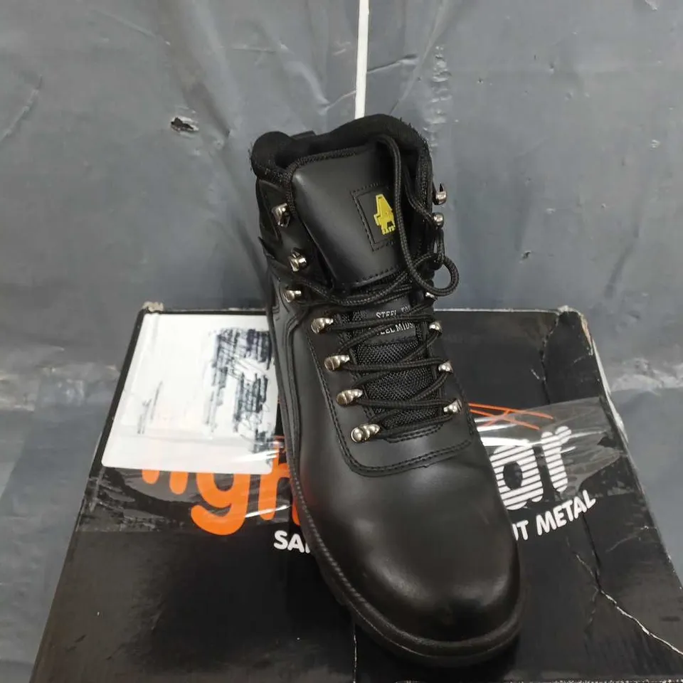 BOXED PAIR OF AMBLERS MENS FS218 WATERPROOF LACE UP SAFETY BOOT - BLACK SIZE 7