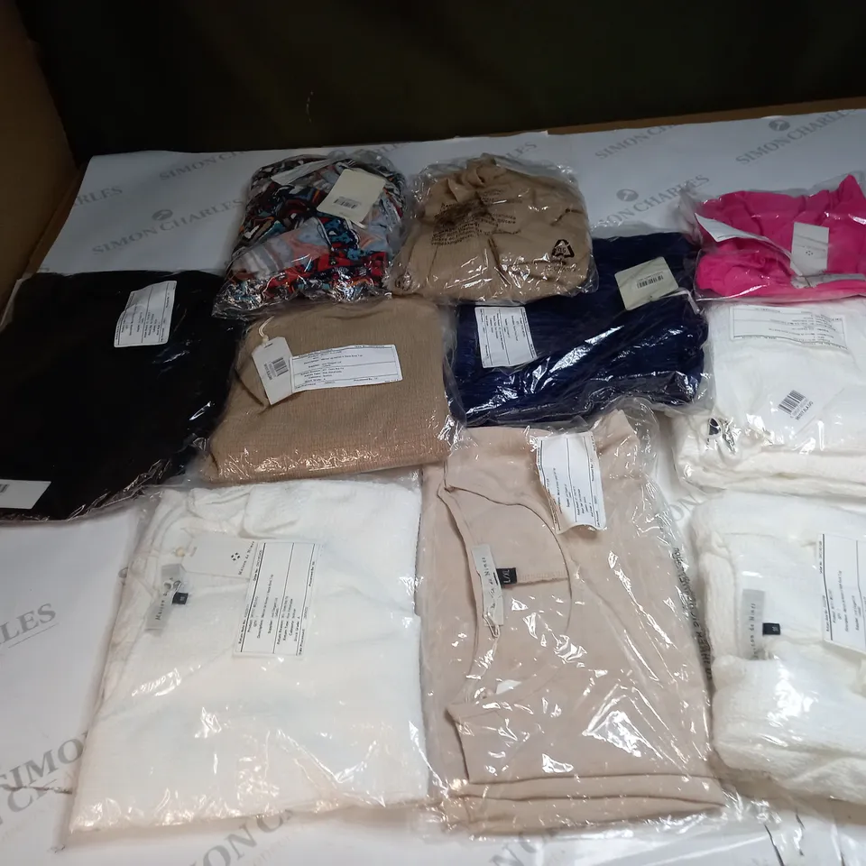 BAG OF APPROX 10 ASSORTED CLOTHING ITEMS TO INCLUDE - MAISON DE NIMES - EMELIA