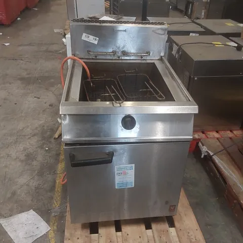 FALCON DOMINATOR COMMERCIAL GAS TWIN BASKET DEEP FRYER