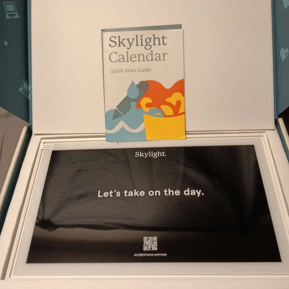 SKYLIGHT CALENDAR DIGITAL DISPLAY FRAME – BOXED 