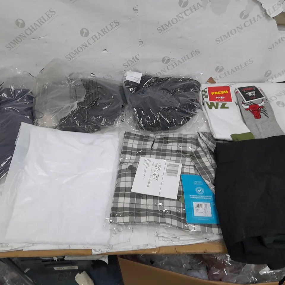 BOX OF APPROXIMATELY 18 ASSORTED ITEMS TO INCLUDE - DRESSES , JUMPERS , AND  T-SHIRTS ETC