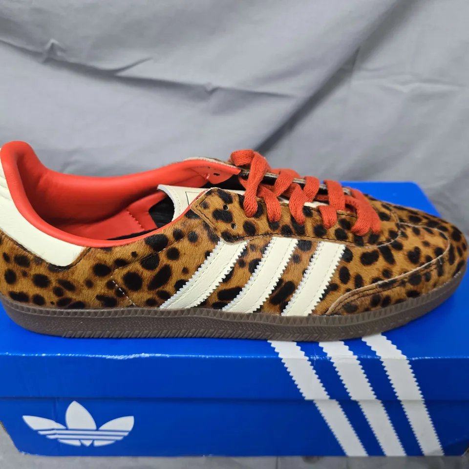 BOXED PAIR OF ADIDAS SAMBA OG WOMENS SHOES IN LEOPARD PRINT - UK 9
