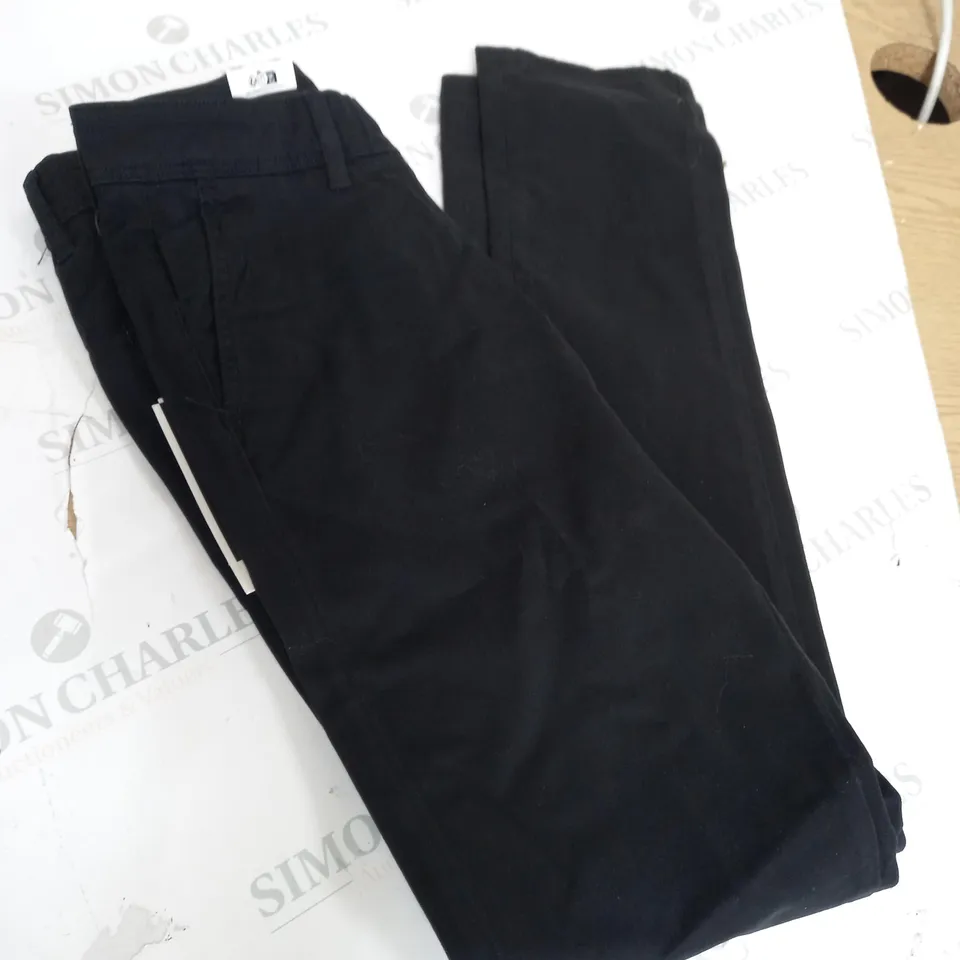 JACK AND JONES BLACK JEANS SIZE 27/32