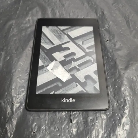 AMAZON KINDLE E-READER – BLACK