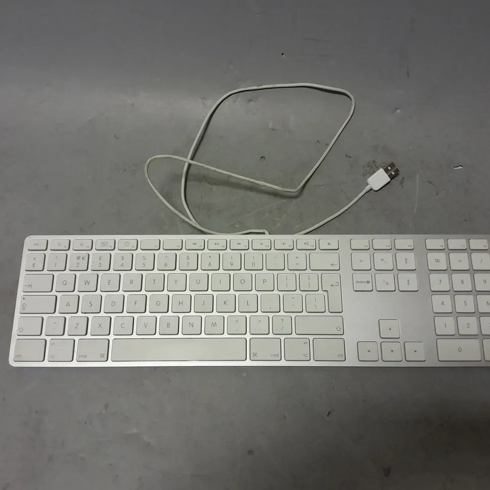 APPLE WIRED KEYBOARD A1243