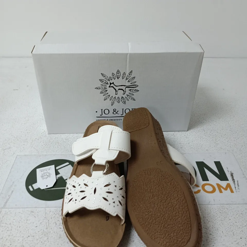 JO & JOE GIBRALTAR WHITE SANDALS – UK 5
