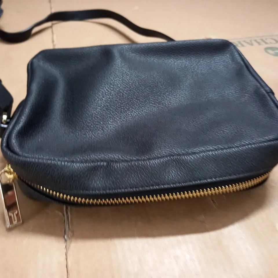 TED BAKER LEATHER LOOK BAG 