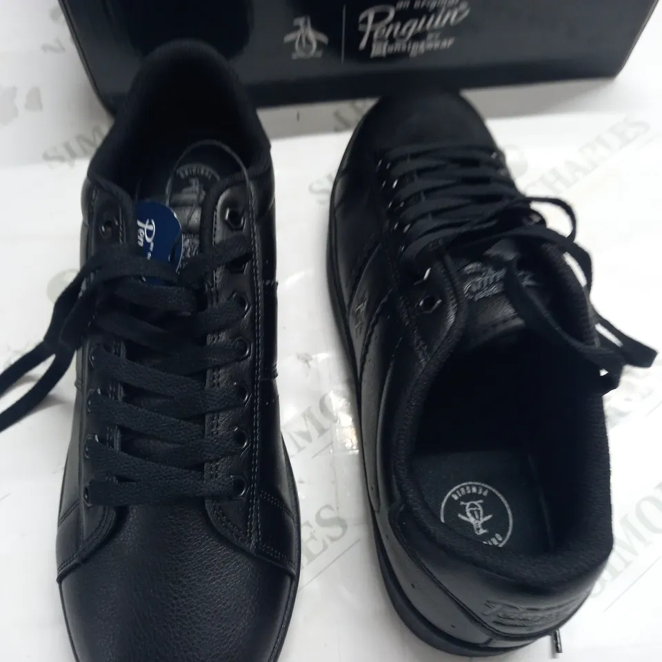 BOXED PAIR OF PENGUIN STEADMAN BLACK MONO TRAINERS - 10