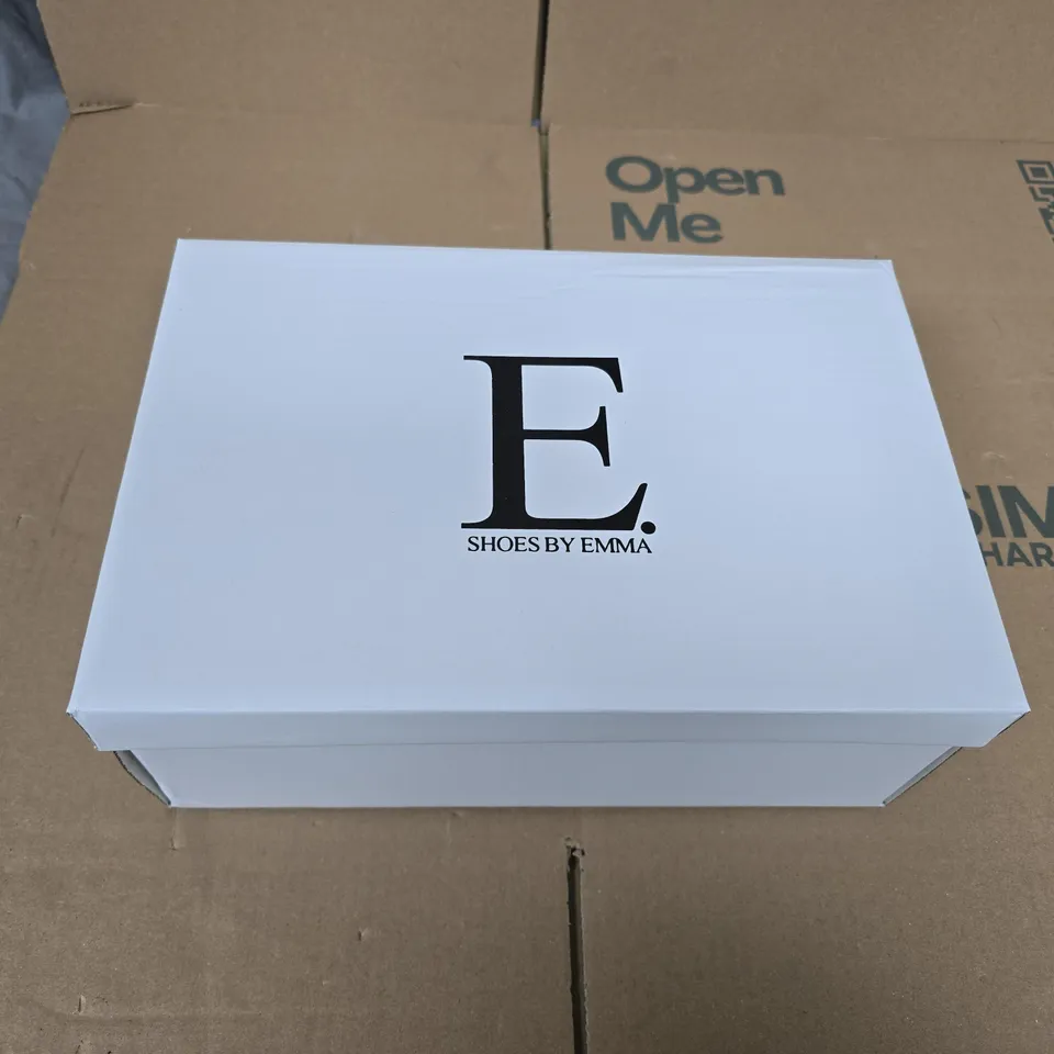 SHOES BY EMMA -  MELROSE TAN ANKLE BOOTS – UK SIZE 6