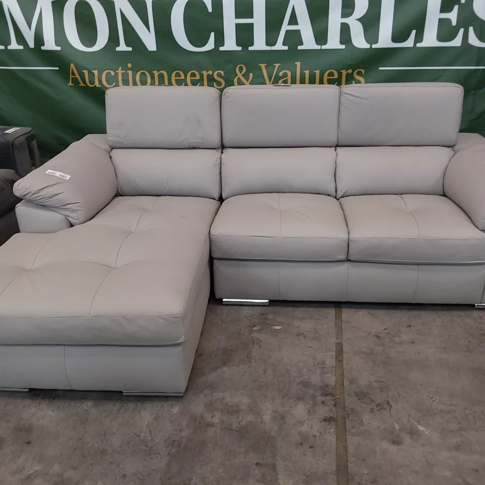 DESIGNER ITALIAN STYLE CHAISE SOFA WITH ADJUSTABLE HEADRESTS LIGHT GREY LEATHER 