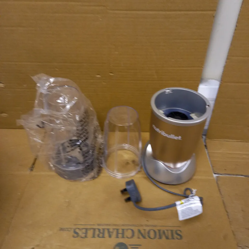 NUTRIBULLET 900W BLENDER CHAMPAGNE MULTI-FUNCTION SMOOTHIE MAKER