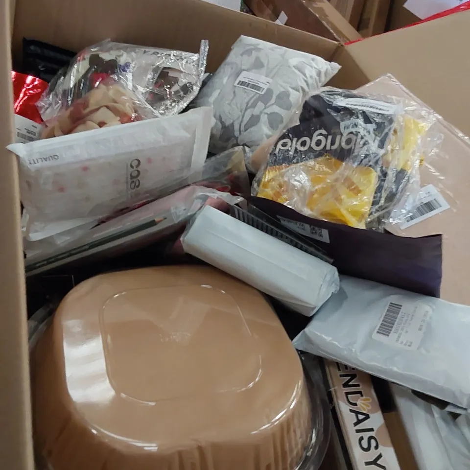 PALLET OF ASSORTED ITEMS INCLUDING,SMART PLANNERS, HALLOWEEN DECORATIONS, BALLOONS, PHONE CASES, DRAWING PENCILS, DISPOSABLE AIR FRYER LINERS, COFFEE BAGS