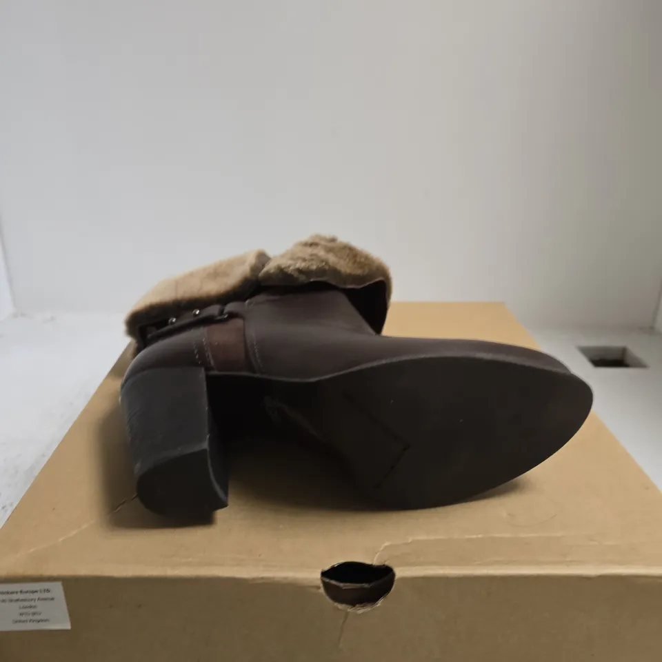UGG WOMEN'S BROWN LEATHER BOOTS WITH PLUSH SHEARLING CUFF – UK 5.5
