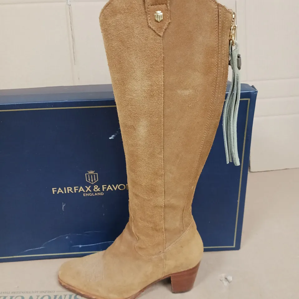 BOXED PAIR OF FAIRFAX & FAVOUR KNEE HIGH ROCKINGHAM BOOTS IN TAN - UK 4