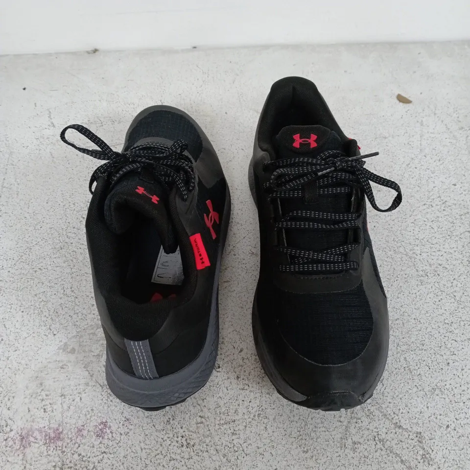 UNBOXED PAIR OF UNDER ARMOR CHARGED TRAINERS IN BLACK - UK 8.5