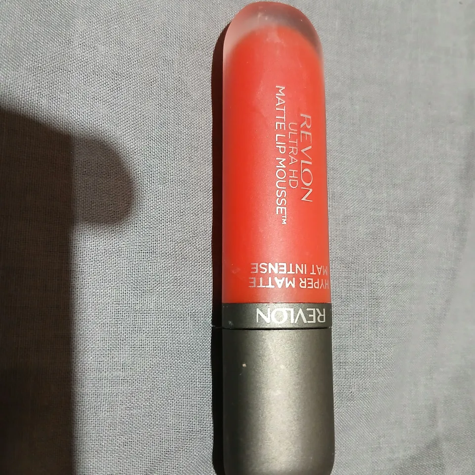 LARGE QUANTITY OF REVLON ULTRA HD MATTE LIP MOUSSE LIPSTICK – RED