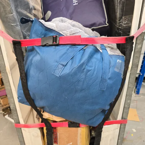 CAGE OF APPROXIMATELY 10 ASSORTED HOUSEHOLD ITEMS TO INCLUDE CIRCULAR MIRROR, ETC