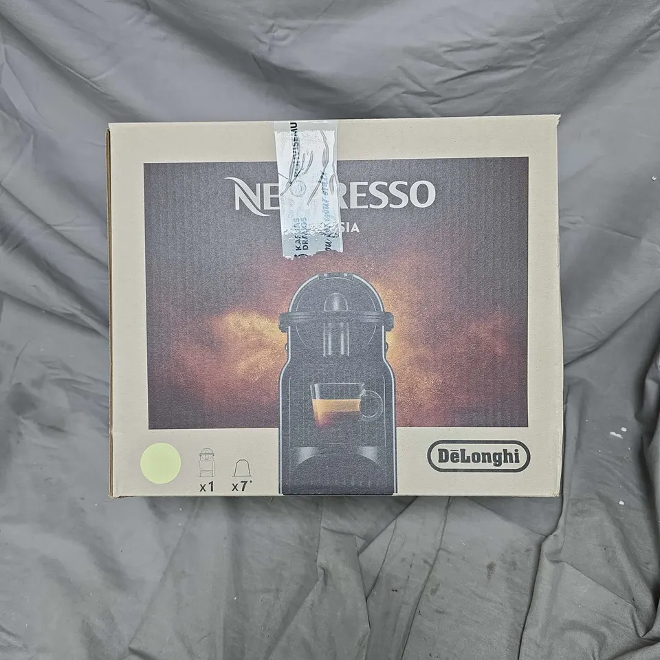 NESPRESSO COFFEE MACHINE BY DE'LONGHI – CREAM 