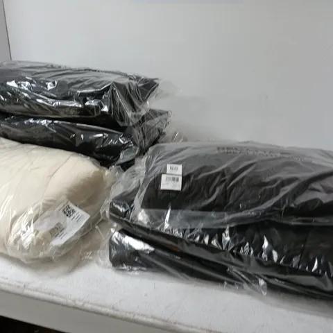 BOX OF APPROXIMATELY 10 BRAND NEW ASSORTED REGATTA CLOTHING ITEMS INCLUDING WOMENS ASPER AND ROXIENNE