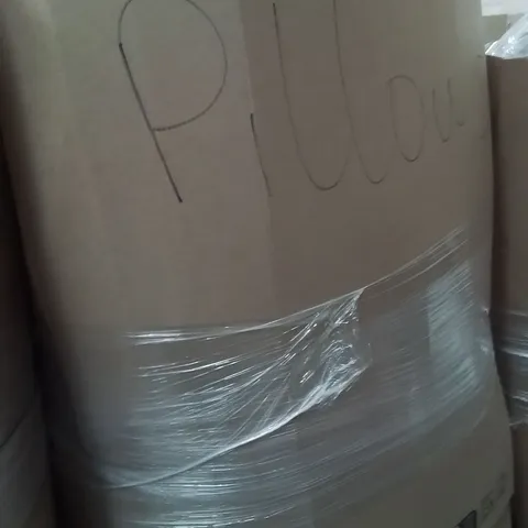 PALLET CONTAINING A LARGE QUANTITY OF PILLOWS 