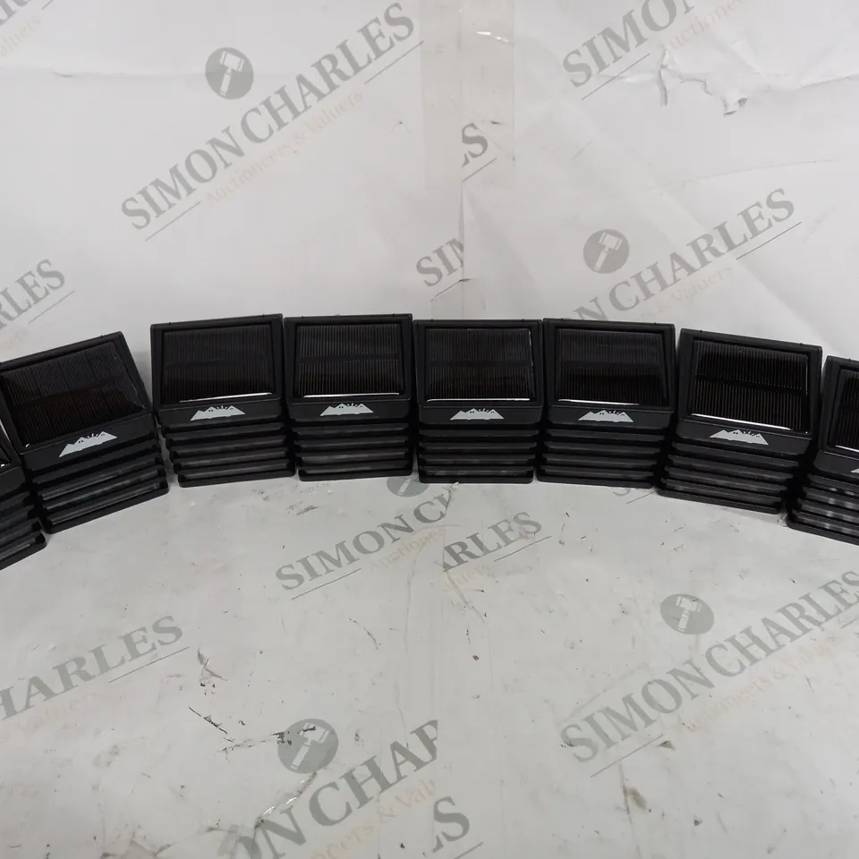 BOXED SOLAR FENCE LIGHTS (8 IN BOX)