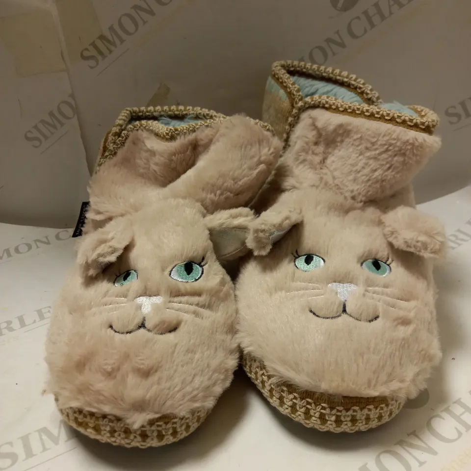 MUK LUKS CAT ANIMAL BOOT SLIPPERS - SIZE 7