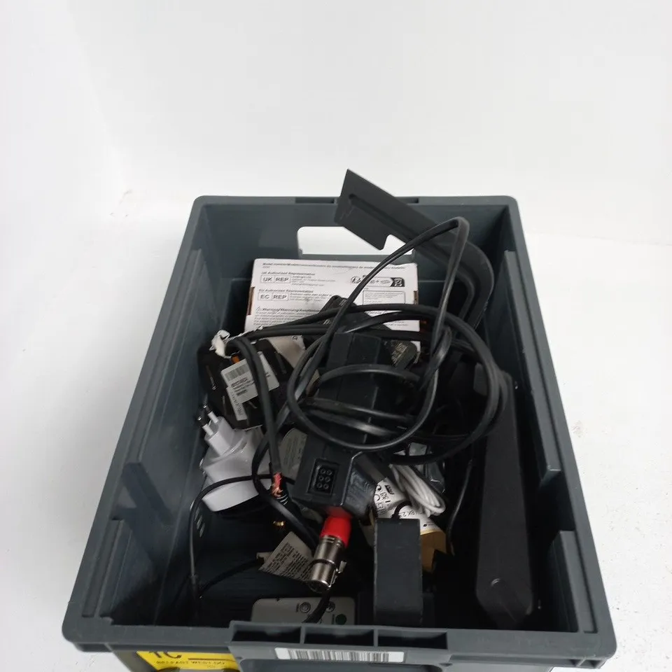 TOTE OF APPROXIMATELY 12 ASSORTED ITEMS TO INCLUDE: FIRE TV STICK