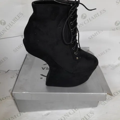 BOXED PAIR OF CASANDRA PLATFORM LACE UP ANKLE BOOT IN BLACK SUEDE SIZE 4