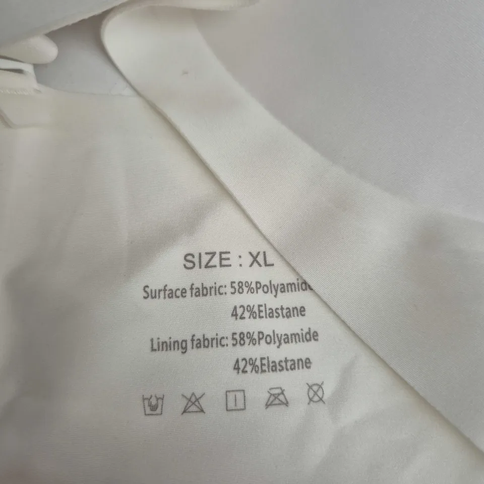 BODCURVE WHITE BRA – WOMEN'S LINGERIE, SIZE XL