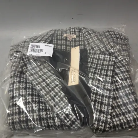 SEALED BADGLEY MISCHKA CHECKER PONTE BLAZER - LARGE
