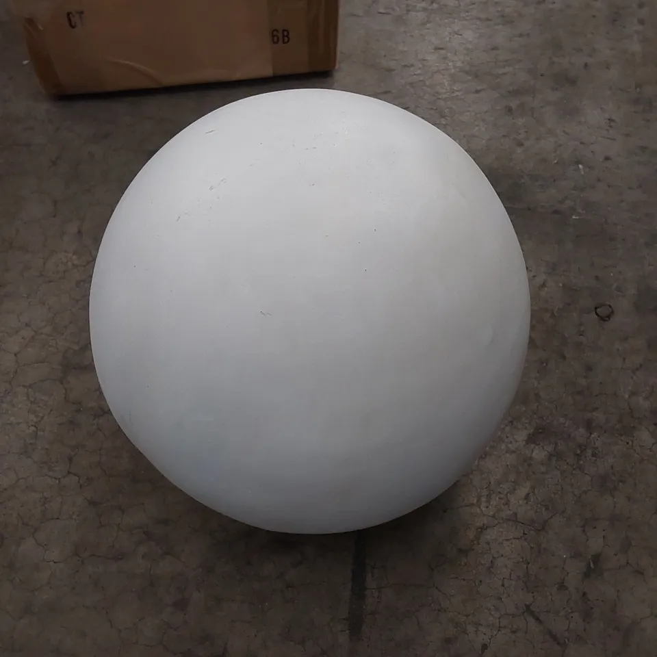 BOXED LITE CONCRETE EFFECT BALL GARDEN STATUE