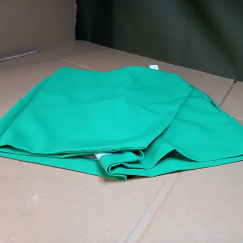 ZARA GARDEN GREEN SUIT STYLE SHORTS - SMALL
