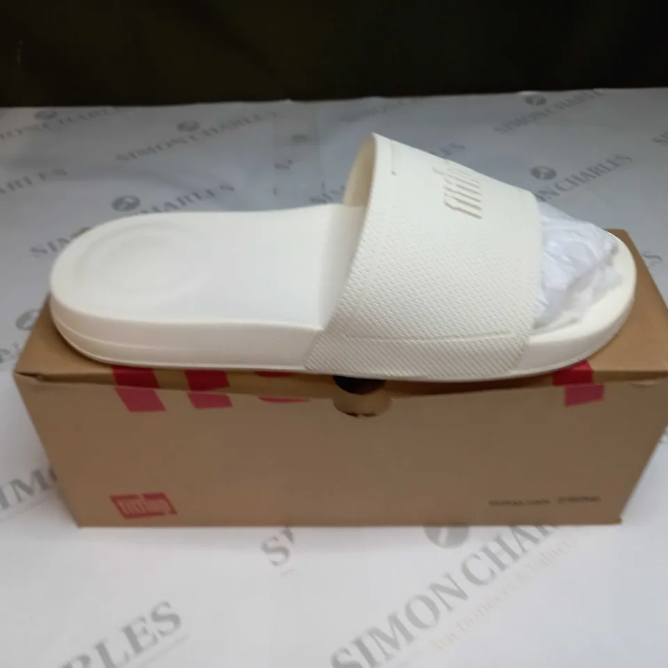 FITFLOP IQUSHION SLIDES SIZE 7