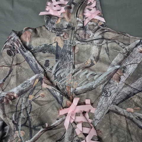 NAMED COLLECTIVE FORBIDDEN HOODIE IN TREE CAMO W. PINK RIBBON SIZE S/M