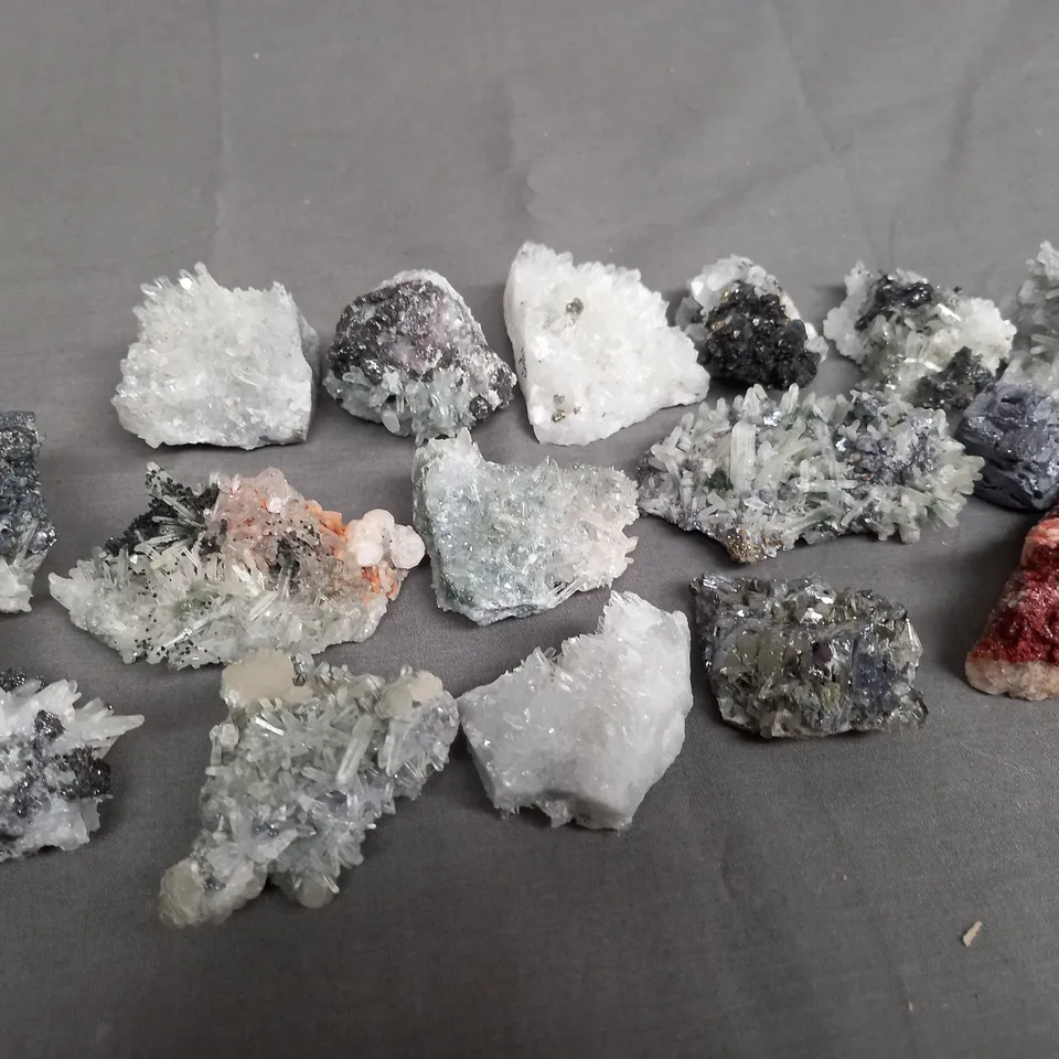 BOX OF ASSORTED MINERALS AND CRYSTALS