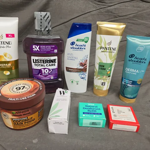 APPROX 12 ASSORTED BEAUTY PRODUCTS TO INCLUDE LISTERINE MOUTHWASH, PANTENE CONDITIONER, GRUUM FACIAL MOISTURE BAR, ETC