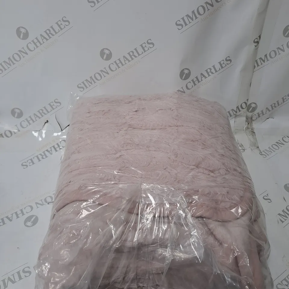 COZEE HOME FAUX FUR HEATED THROW IN PINK
