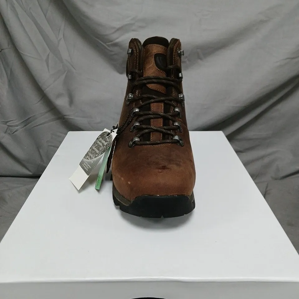 BRASHER COUNTRY WALK BROWN LEATHER HIKING BOOTS – UK SIZE 10 (GORE-TEX, VIBRAM)