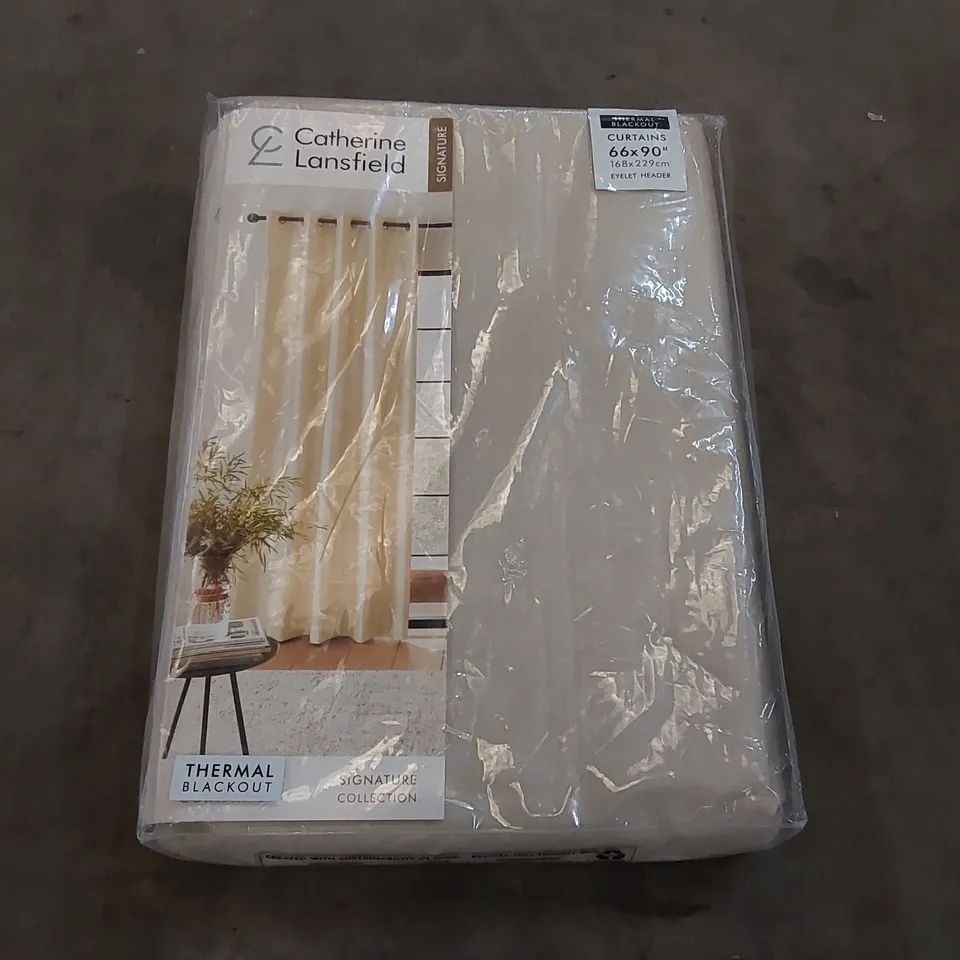 BAGGED FAUX SILK BLACKOUT THERMAL INSULATING EYELET CURTAINS - 168 x 229cm
