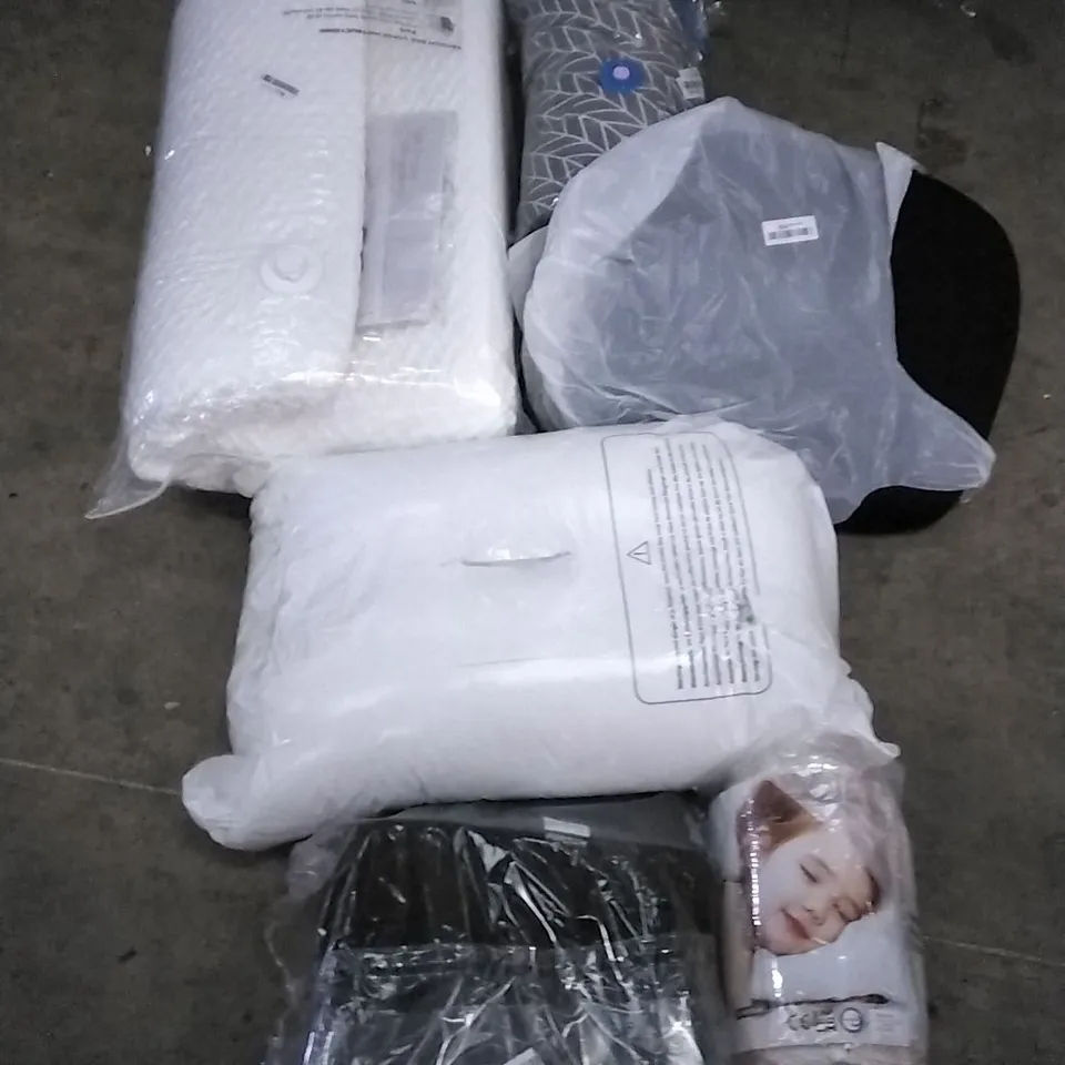 PALLET OF ASSORTED GOODS TO INCLUDE MATTRESS TOPPER, SEAT CUSHION, AND FOAM PILLOW ETC. 