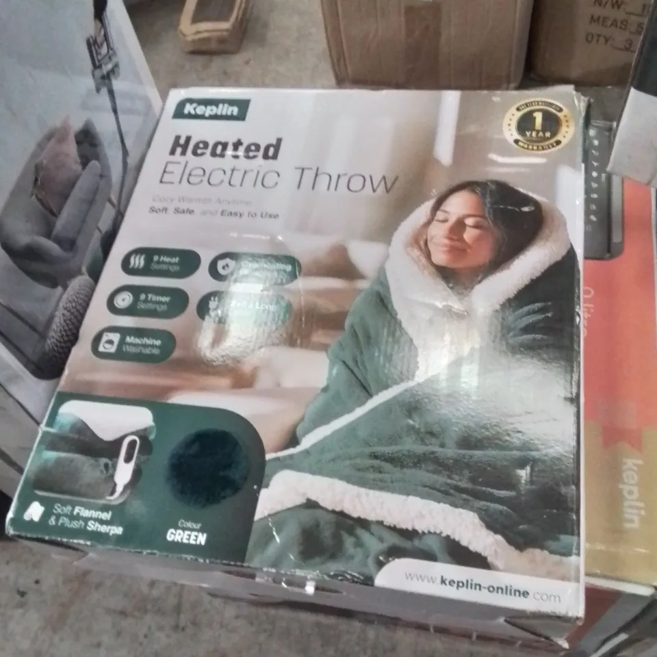 BOXED KEPLIN HEATED ELECTRIC THROW GREEN