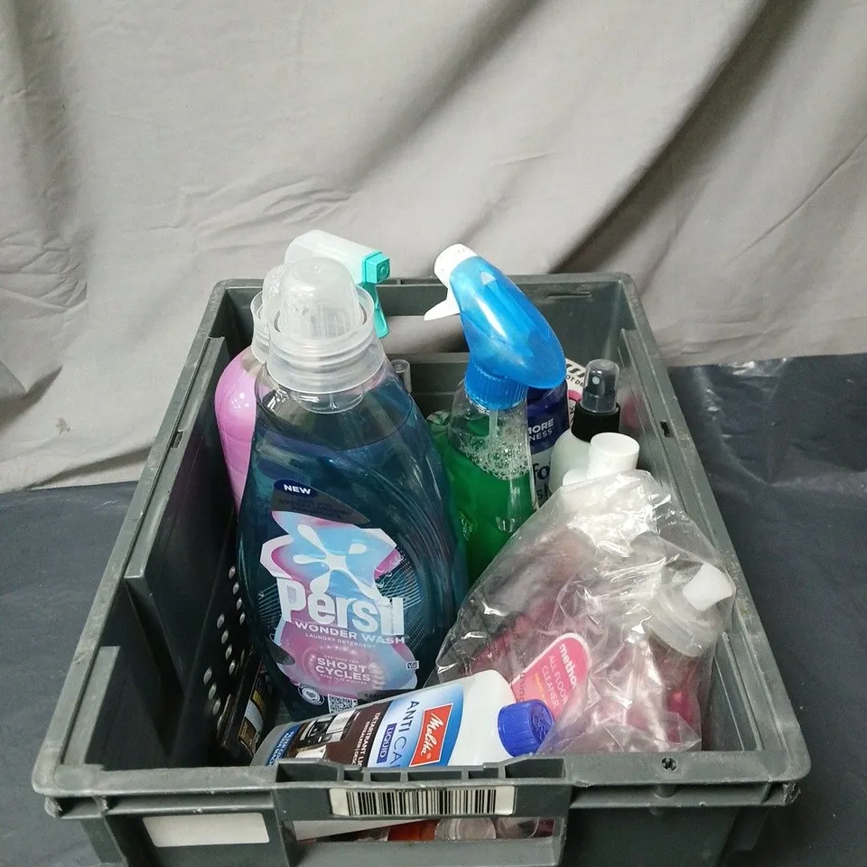 APPROXIMATELY 11 ASSORTED HOUSEHOLD LIQUIDS INCLUDING HOB BRITE , FLASH SPRAY AND PERSIL LAUNDRY DETERGENT 